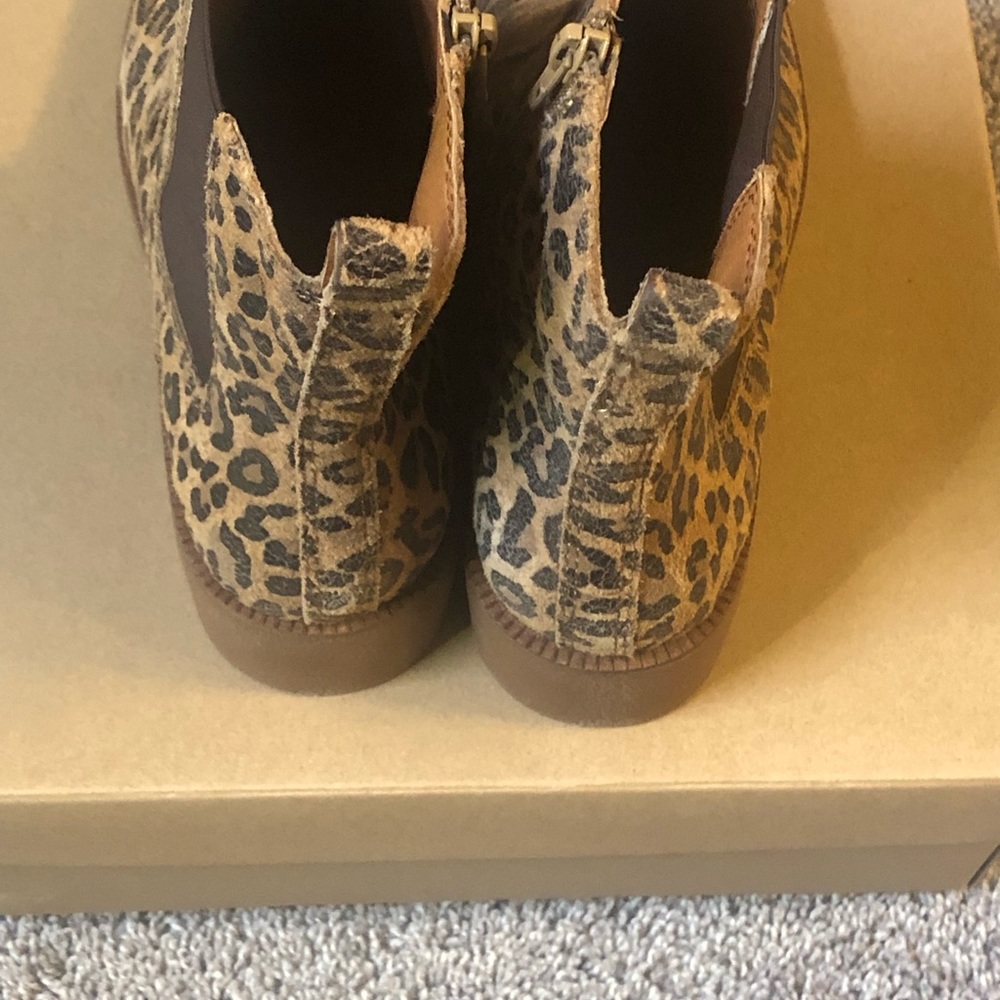 New in box Lucky Brand boots never worn sz 9.5 M natural distressed leopard - Picture 5 of 7